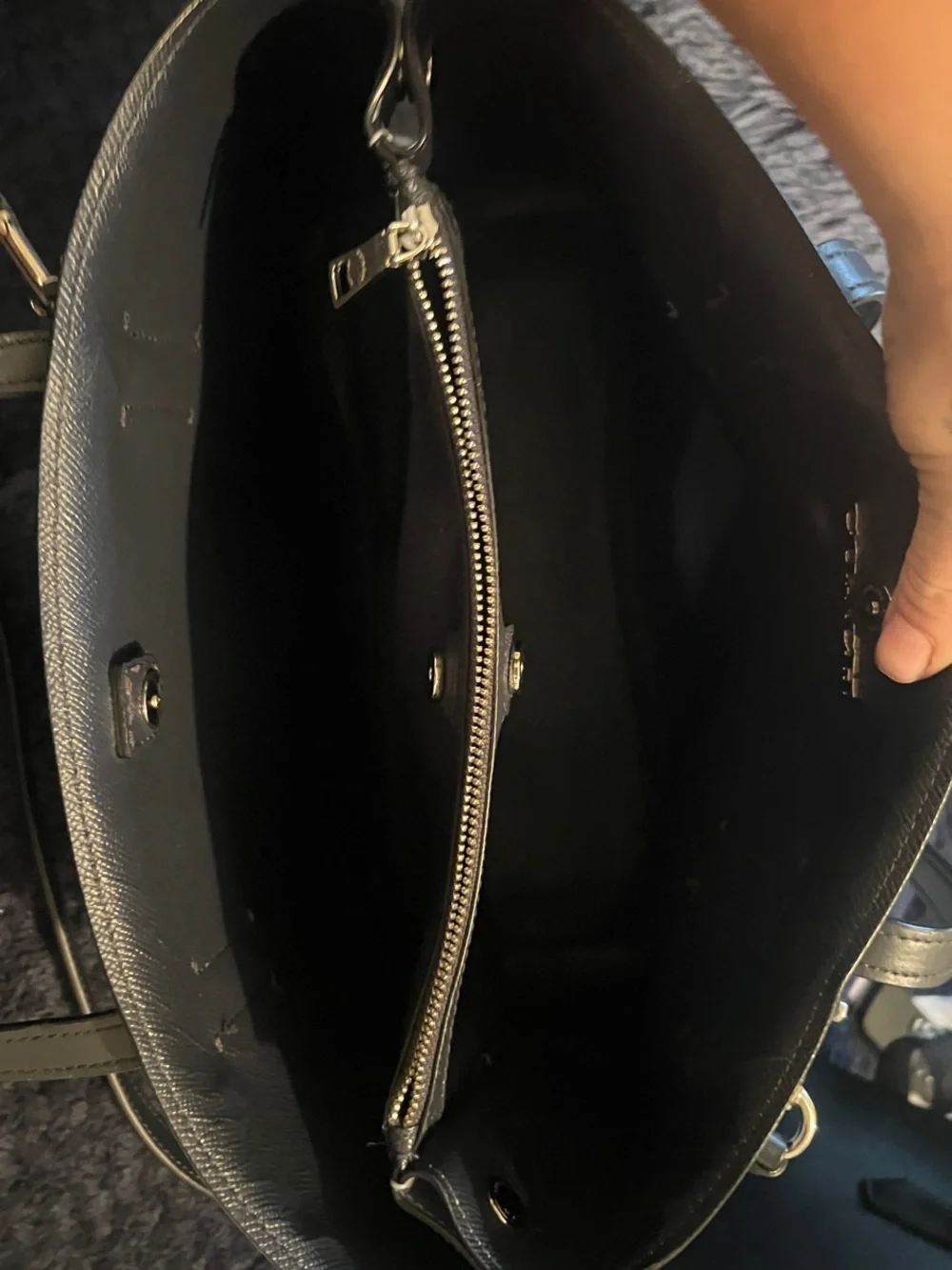 Authentic (COACH) Fiona Zip Tote Handbag in Signature Canvas